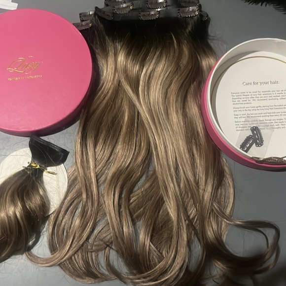 NEW LUXY  light bronde human hair clip in seamless extensions $275 160g - Picture 9 of 14